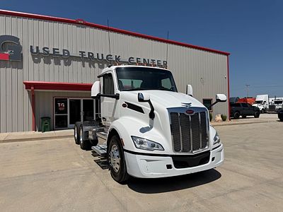 2023 Peterbilt 579