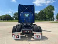 2023 Kenworth T680