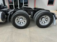 2021 Freightliner CASCADIA 126