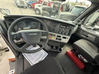 2021 Freightliner CASCADIA 126