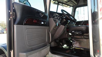 2018 Peterbilt 389