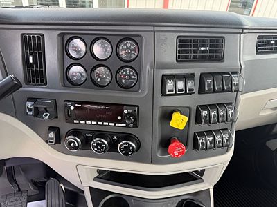 2023 Peterbilt 567