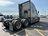 2023 Freightliner CASCADIA 126