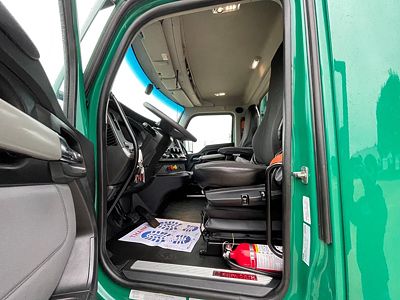 2023 Kenworth T680