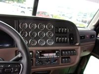 2022 Peterbilt 389