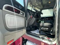 2019 Peterbilt 389