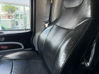 2023 Peterbilt 389