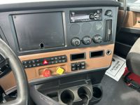 2021 Freightliner CASCADIA 126