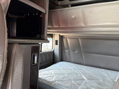 2021 Peterbilt 389
