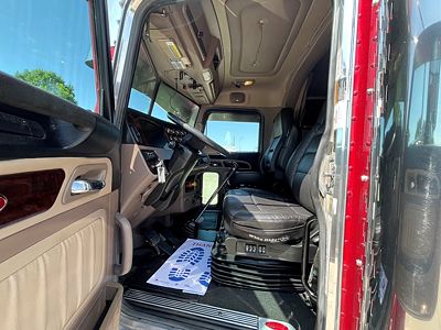 2022 Peterbilt 389