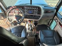 2022 Peterbilt 389