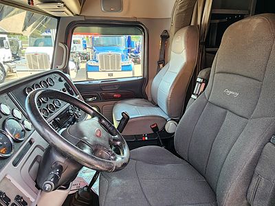 2017 Peterbilt 389