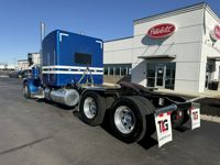 2022 Peterbilt 389