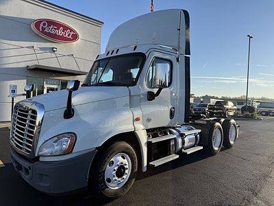 2020 Freightliner CASCADIA 125