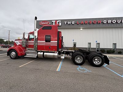 2023 Kenworth W900L