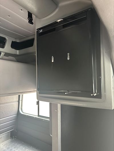 2022 Peterbilt 389