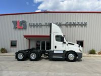 2021 Freightliner CASCADIA 126