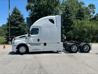 2021 Freightliner CASCADIA 126