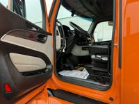 2023 Peterbilt 579