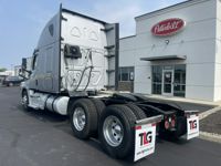 2020 Freightliner CASCADIA 126