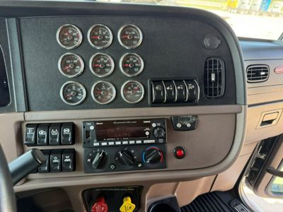 2022 Peterbilt 389