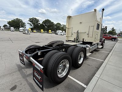 2022 Peterbilt 389-131