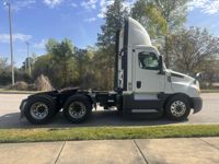 2021 Freightliner CASCADIA 126