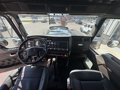 2022 Kenworth W900L