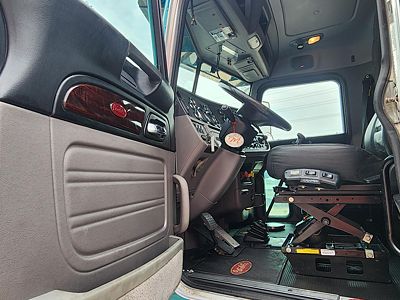 2018 Peterbilt 389