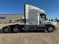 2018 Freightliner CASCADIA 113