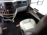 2023 Peterbilt 579