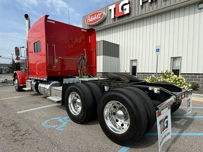 2023 Peterbilt 389