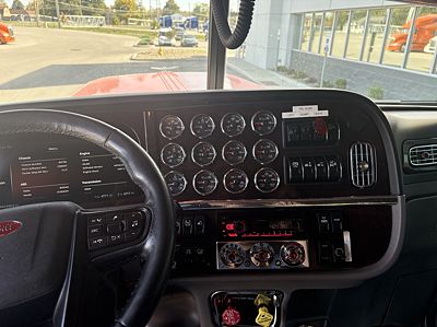 2023 Peterbilt 389-131