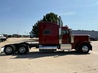 2023 Peterbilt 389