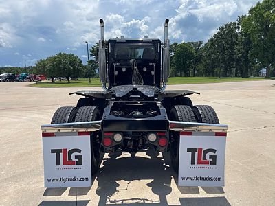 2023 Peterbilt 389