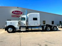 2022 Peterbilt 389