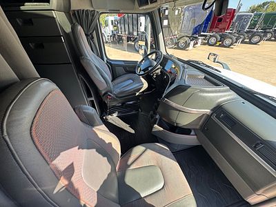2025 Volvo Vnl 860