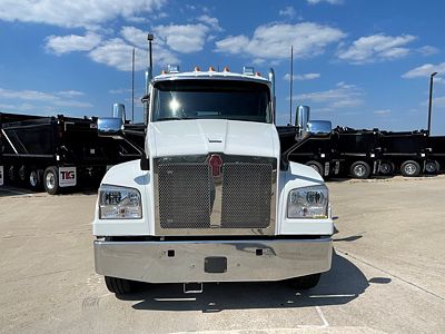 2023 Kenworth T880