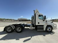 2020 Freightliner CASCADIA 125