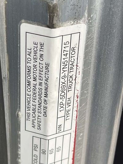 2000 Peterbilt 379