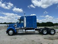 2022 Freightliner Coronado 122 SD