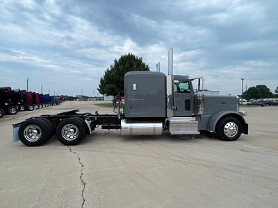 2024 Peterbilt 389