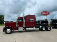 2021 Peterbilt 389