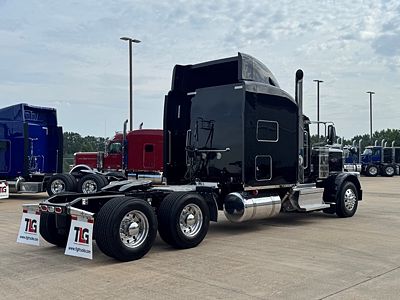 2022 Peterbilt 389