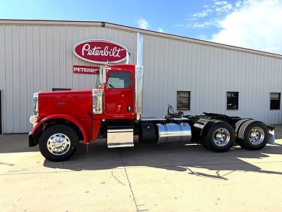 2023 Peterbilt 389