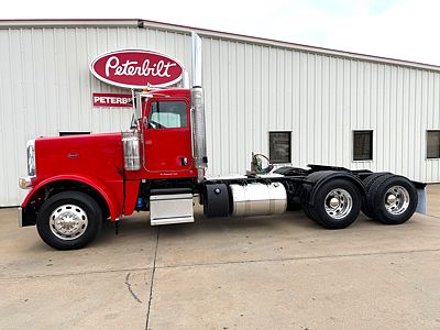 2023 Peterbilt 389
