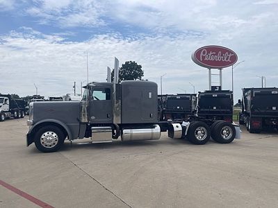 2024 Peterbilt 389