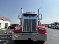 2023 Kenworth W900
