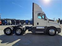 2020 Freightliner CASCADIA 126