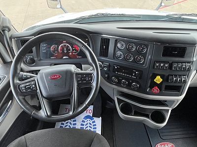 2025 Peterbilt 579